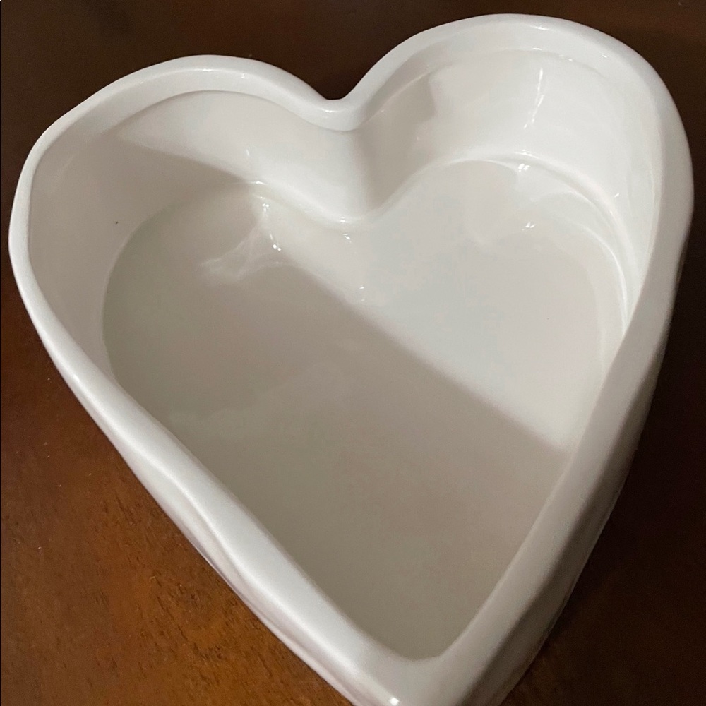 Rae Dunn “LOVE” trinket heart box - Picture 3 of 4